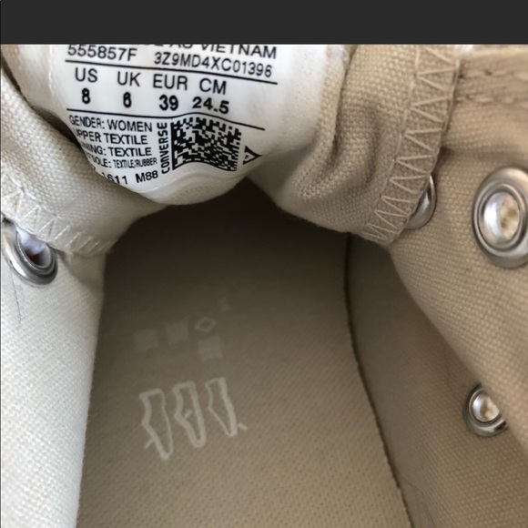 Converses - Picture 4 of 4